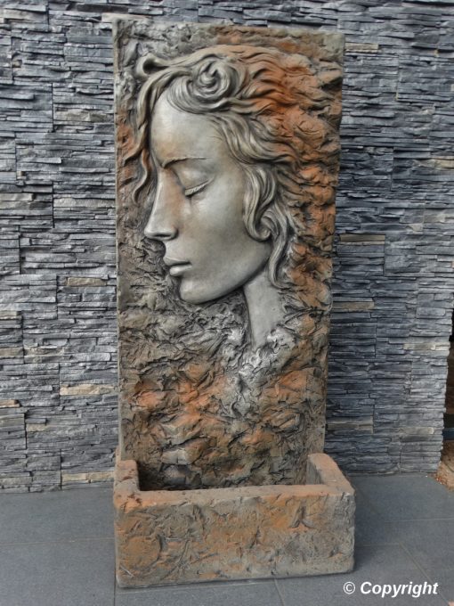 Relief "Jamila" z podstawą (odcień rdzy)